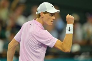 En mode rouleau compresseur, Jannik Sinner expédie Learner Tien pour filer en demi-finales à Indian Wells
