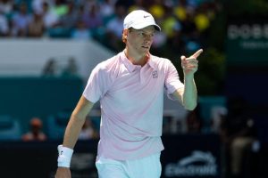 Jannik Sinner se défait d&rsquo;Alexander Zverev en demi-finales au Masters 1000 de Miami et tentera le Sunshine Double face à Jiri Lehecka