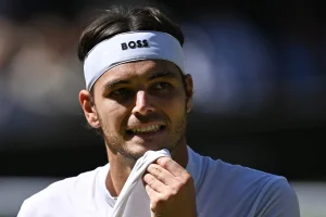 « Je pense qu’il faudrait modifier la fréquence de remplacement des balles », propose Fritz • TennisTemple