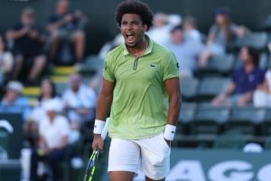 « Maintenant, je joue bien au tennis »