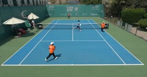 Scène de panique lors d&rsquo;un tournoi de tennis aux Émirats: les joueurs quittent le court en courant après avoir entendu une explosion (VIDÉO)