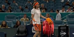 Tsitsipas blâme les conditions d&rsquo;illumination à Miami pour sa défaite contre Fils