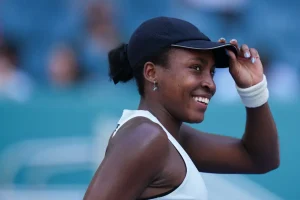 « Tu me pousses à devenir une meilleure joueuse » : Coco Gauff, battue mais admirative après sa finale face à Sabalenka à Miami