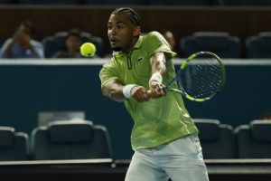 Vainqueur autoritaire de Valentin Vacherot, Arthur Fils se qualifie pour les quarts de finale à Miami