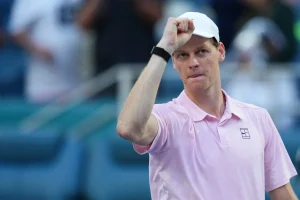 Vidéo – Sinner signe l’un des points de la semaine à Miami avec une défense exceptionnelle face à Michelsen