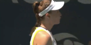 Vidéos, WTA – Miami > Rybakina recadre sèchement son coach en plein match : « Tu vois, ça ne marche pas, de quoi parles-tu ? »