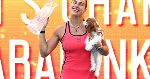 WTA 1000 de Miami – Avec son chien, Aryna Sabalenka est entrée dans un cercle très fermé : « Je suis encore loin des légendes »