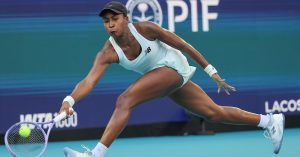 WTA – Miami > Coco Gauff, à propos de son gros point faible : « Sous pression, il faut que j&rsquo;arrive simplement à mettre la balle en jeu, peu importe si l&rsquo;adversaire sait ce que je vais faire »