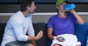 Wim Fissette remercié par Iga Swiatek : voici pourquoi le Belge est le fusible d&rsquo;un mal qui le dépasse