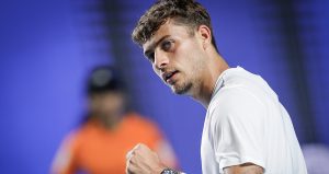 ATP > Flavio Cobolli sur Sinner : « Jannik nous enlève un peu de pression, c&rsquo;est vrai. Mais il y a aussi un autre aspect : de nos jours, atteindre les quarts de finale d’un tournoi du Grand Chelem est souvent considéré comme la norme »