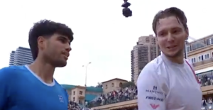 ATP – Monte Carlo > Alexander Bublik à Carlos Alcaraz lors de la poignée de main au filet : « On a joué dans les pires conditions possibles pour moi »