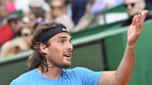 ATP – Madrid > Tsitsipas gagne enfin mais insulte copieusement son père : « Va te faire foutre, va te faire enc…. », la classe…