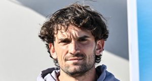 ATP – Monte Carlo, Insolite > Valentin Vacherot (23e), qui continue de rouler avec une voiture française très modeste : « Tu peux faire des bons créneaux entre deux belles voitures à Monaco. Si on me touche, ce n&rsquo;est pas très grave »
