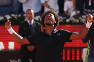 Arthur Fils titré à Barcelone après sa victoire en finale face à Andrey Rublev