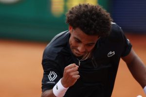 Arthur Fils qualifié dans la douleur pour le troisième tour du Masters 1000 de Madrid