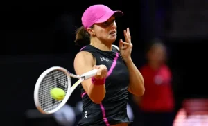 Avec l’ancien coach de Rafael Nadal, Iga Swiatek démarre fort à Stuttgart