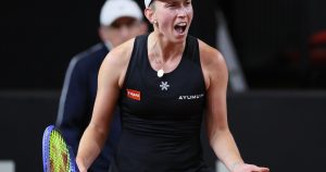 Billie Jean King Cup : Elise Mertens disputera le double ce samedi, « après un scénario de rêve » pour la Belgique