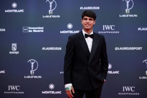 Blessé au poignet droit, Carlos Alcaraz laisse planer le doute quant à sa participation à Roland-Garros : « Le prochain examen sera décisif »