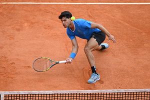 Carlos Alcaraz lamine Sebastian Baez pour lancer son tournoi de Monte-Carlo