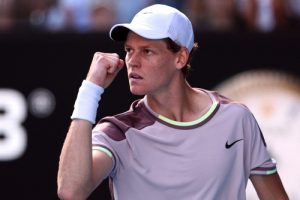 « C’est Jannik qui lui a demandé, mon fils n’aurait jamais osé » : Sinner, phénomène mondial du tennis, devrait jouer le double de Monte‐Carlo… avec un Belge