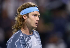 « C’est irréel » : Rublev impressionné par Fils en finale à Barcelone