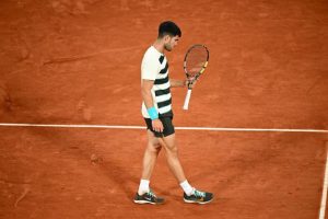 « Douloureux et très triste pour le tennis » : le forfait de Carlos Alcaraz à Roland-Garros, un tremblement de terre ressenti jusqu&rsquo;à Madrid