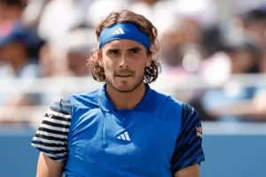 Éliminé, critiqué… puis amoureux : la réaction inattendue de Tsitsipas après Monte-Carlo