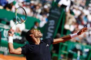 Félix Auger-Aliassime en quarts de finale à Monte-Carlo après l&rsquo;abandon de Casper Ruud