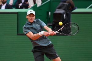 Jannik Sinner va bien disputer le Masters 1000 de Madrid pour tenter d&rsquo;entrer dans l&rsquo;histoire