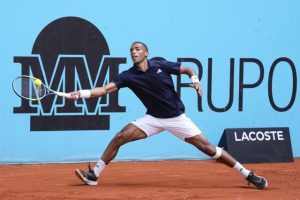 Le 5e mondial Félix Auger-Aliassime éliminé dès le 3e tour du Masters 1000 de Madrid par le Belge Alexander Blockx