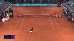 Le résumé vidéo de la qualification d&rsquo;Arthur Fils en demi-finale du Masters 1000 de Madrid, encouragé par Tchouaméni