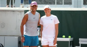 Leçon de coup droit lasso : Rafael Nadal transmet son geste signature à Iga Swiatek