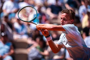 Luca Van Assche craque en quarts à Marrakech, mais signe un retour dans le top 100