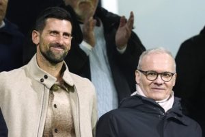 Novak Djokovic a célébré depuis le stade de Zenica la victoire de la Bosnie contre l&rsquo;Italie