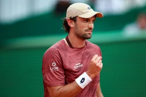 Pour son retour à Monte-Carlo, Vacherot renverse Cerundolo et s’offre un choc contre Musetti