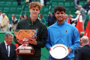 « Tu es incroyable » : Alcaraz rend hommage à Sinner après sa défaite à Monte-Carlo