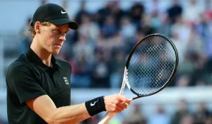 « Un joueur caméléon » : la transformation spectaculaire de Sinner dévoilée
