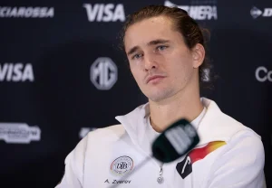 Zverev critique le tennis moderne : « Tout le monde frappe la balle très fort »