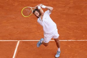 après un début de saison difficile sur dur, Corentin Moutet retrouve des sensations à Monte-Carlo