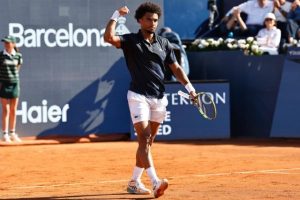 « ultra-dominateur » contre Lorenzo Musetti, Arthur Fils hausse le ton à Barcelone