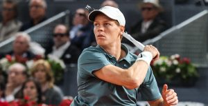 ATP – Rome > Renzo Furlan : « Jannik Sinner aura six jours pour éliminer les toxines, puisqu&rsquo;il fera ses débuts samedi. Il aura donc largement le temps de se ressourcer »