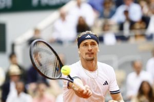 Alexander Zverev à sa main face au lucky-loser Jesper De Jong pour accéder aux quarts de finale de Roland-Garros