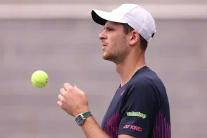 Challenger de Cagliari : Hurkacz défiera Arnaldi pour le titre dans le tournoi italien