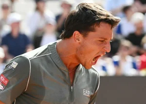 Darderi répond à Zverev : « Le court n’était pas toujours au top, mais c’est quelque chose auquel il faut s’habituer »