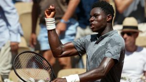 En plein cagnard, face à PSG-Arsenal ou en prime time… quelle programmation samedi pour le 3e tour de Moïse Kouame à Roland-Garros?