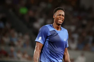 Fin cruelle pour Monfils à Roland-Garros, qui s’incline malgré une belle remontée contre Gaston