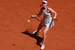Grosse sensation Porte d&rsquo;Auteuil : la numéro 2 mondiale Elena Rybakina sortie au 2e tour de Roland-Garros par Yuliia Starodubtseva