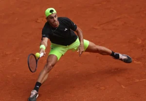 Inattendue : Francisco Cerundolo éliminé par le 85e mondial Zachary Svajda à Roland-Garros !
