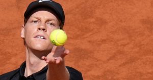 Jannik Sinner gagne un 31e match d&rsquo;affilée dans un Masters 1000 et file en quarts à Rome