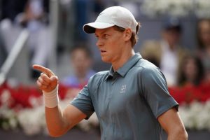Jannik Sinner impitoyable face à Alexander Zverev pour s&rsquo;imposer à Madrid en 57 minutes